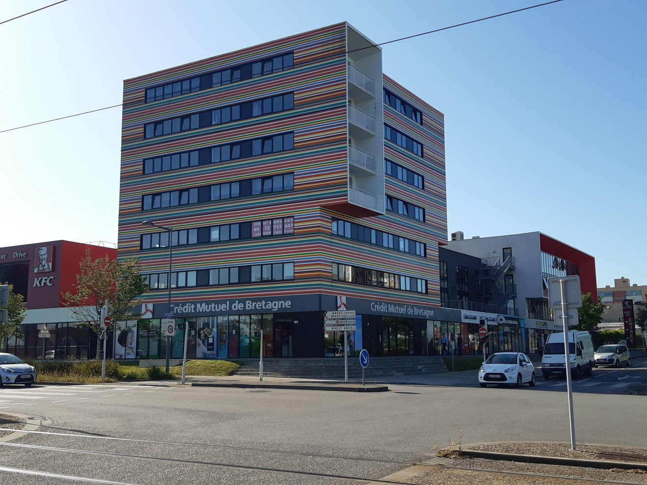 IMMEUBLE DE BUREAUX ET LOGEMENTS "LE PHARE D'IROISE"